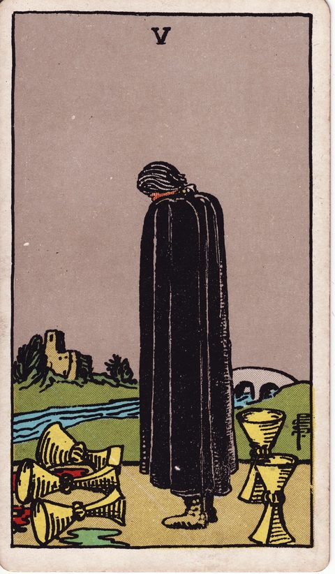 カップの5（Five of Cups）のカード画像。ライダー版タロット