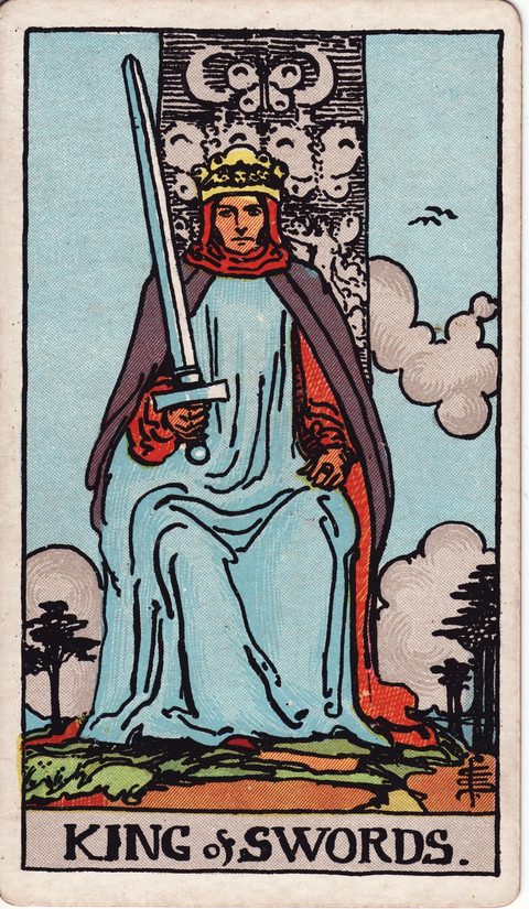 ソードのキング（King of Swords）のカード画像。ライダー版タロット